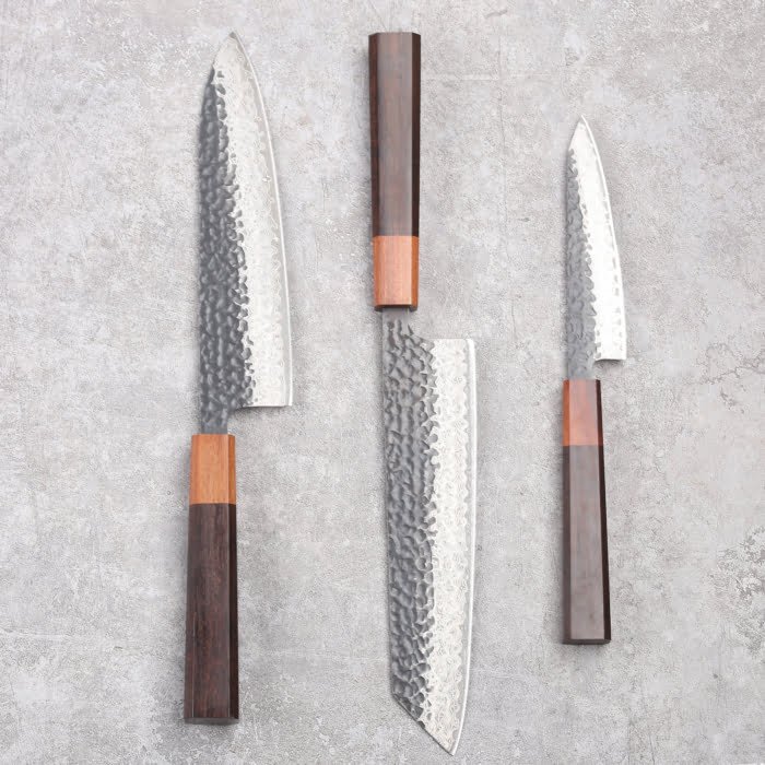 Chef Kiritsuke et petit couteau